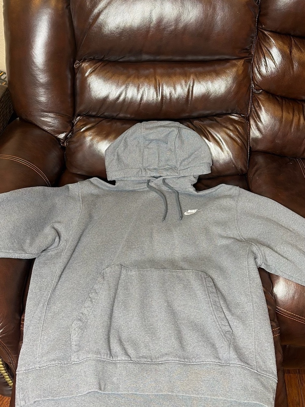 Gray nike hoodie practically new never worn just no tags